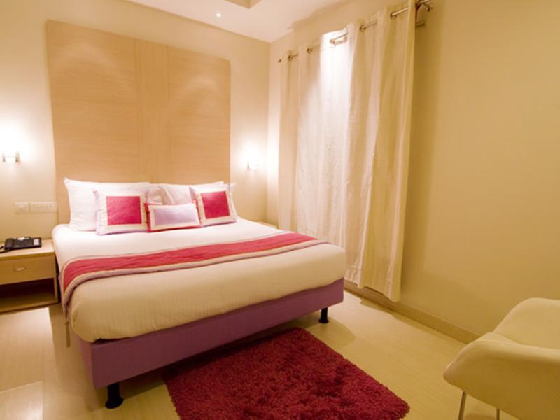 Avalon Courtyard Residence Suites Ню Делхи Стая снимка