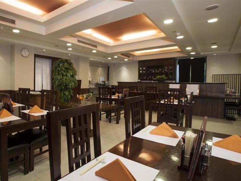 Avalon Courtyard Residence Suites Ню Делхи Екстериор снимка