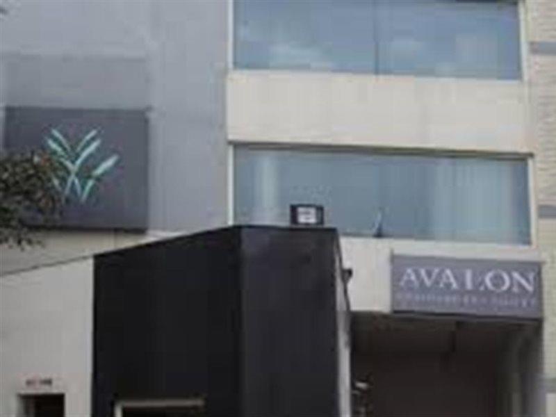 Avalon Courtyard Residence Suites Ню Делхи Екстериор снимка