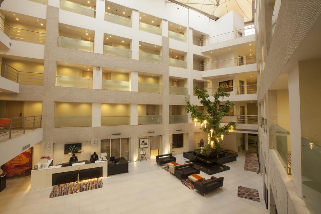 Avalon Courtyard Residence Suites Ню Делхи Екстериор снимка