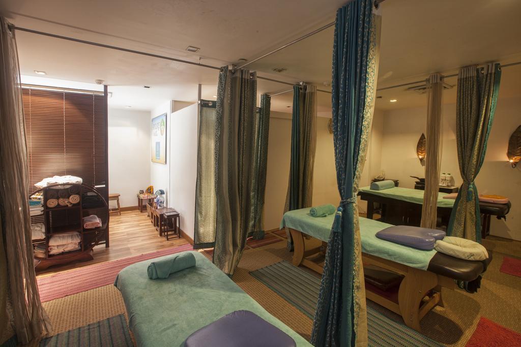 Avalon Courtyard Residence Suites Ню Делхи Екстериор снимка