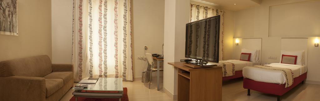 Avalon Courtyard Residence Suites Ню Делхи Екстериор снимка