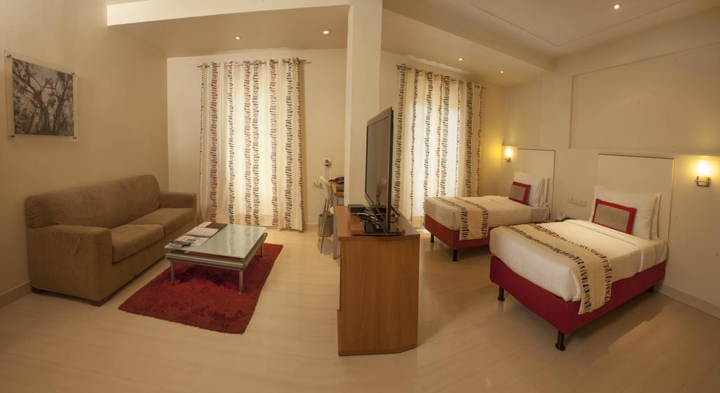 Avalon Courtyard Residence Suites Ню Делхи Екстериор снимка