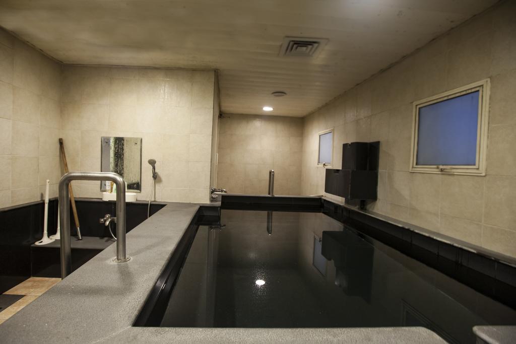 Avalon Courtyard Residence Suites Ню Делхи Екстериор снимка