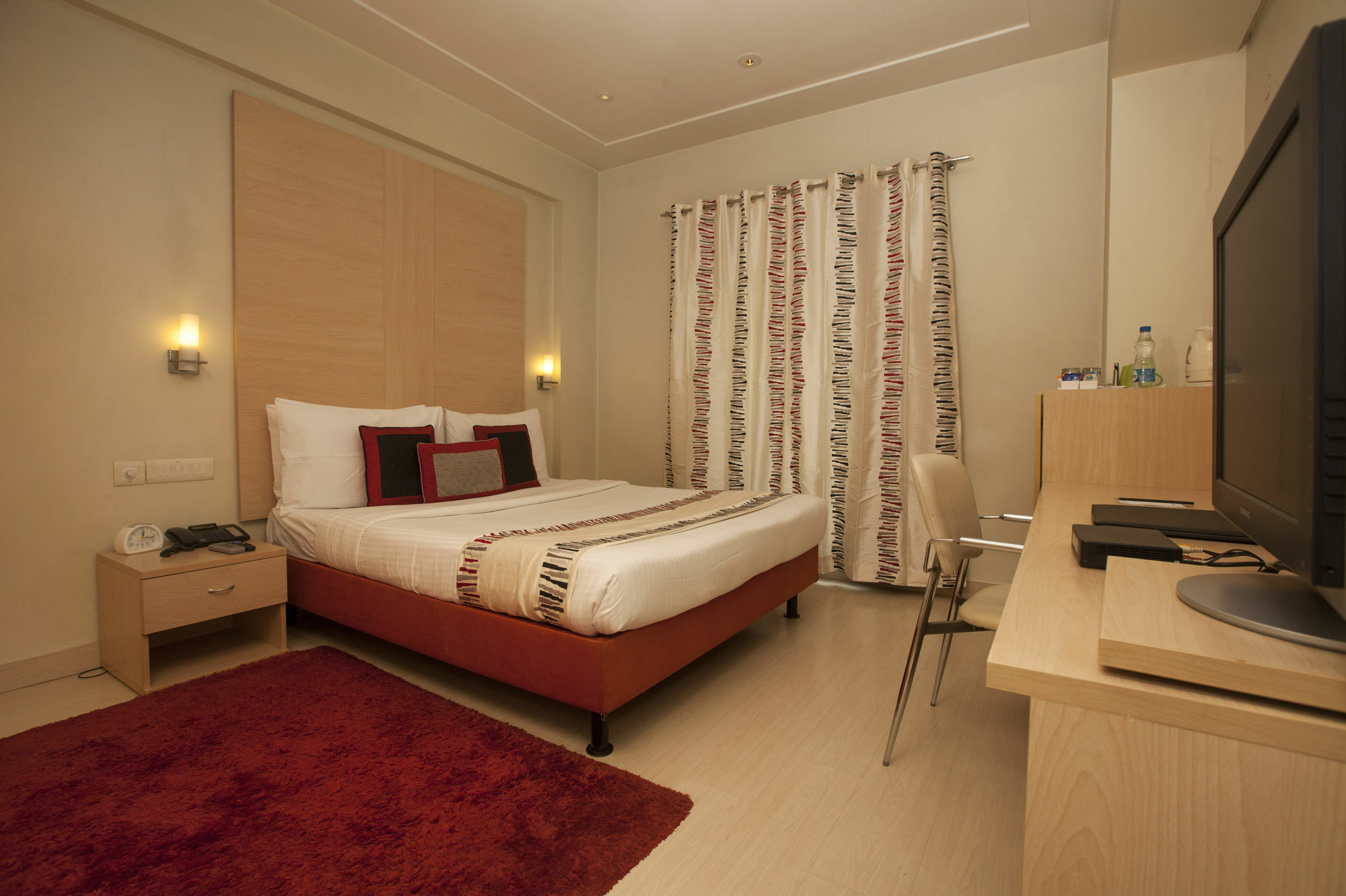 Avalon Courtyard Residence Suites Ню Делхи Екстериор снимка