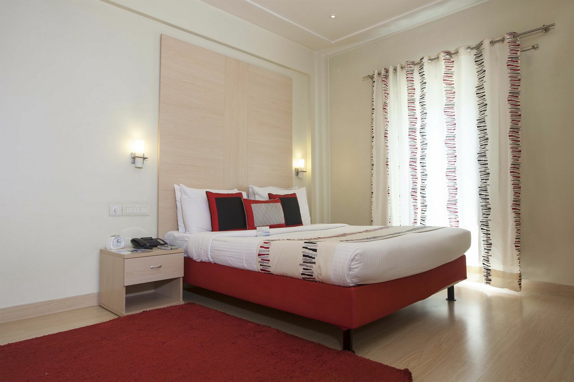 Avalon Courtyard Residence Suites Ню Делхи Екстериор снимка
