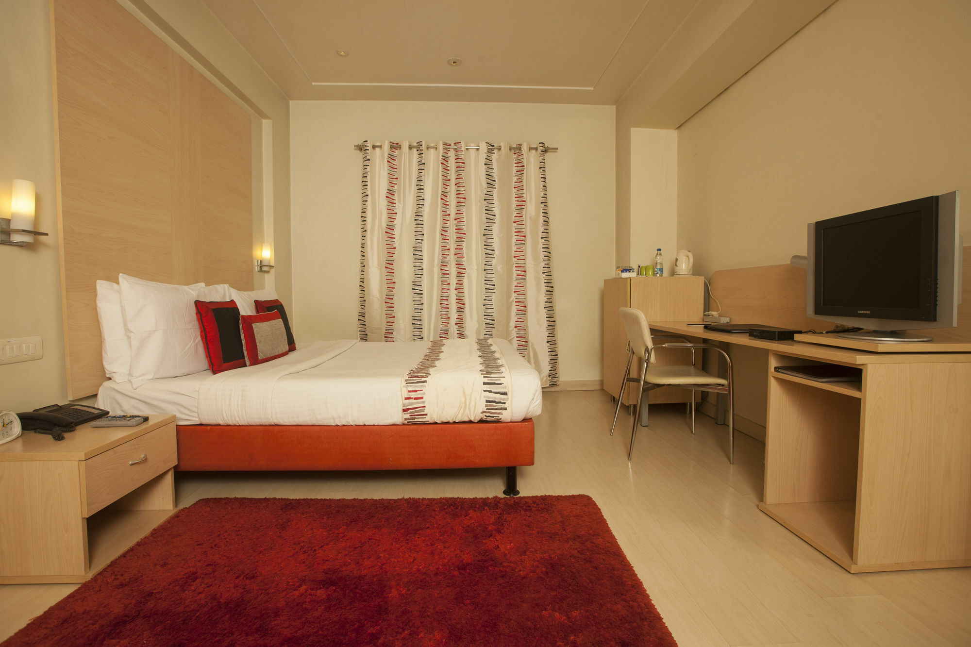 Avalon Courtyard Residence Suites Ню Делхи Екстериор снимка
