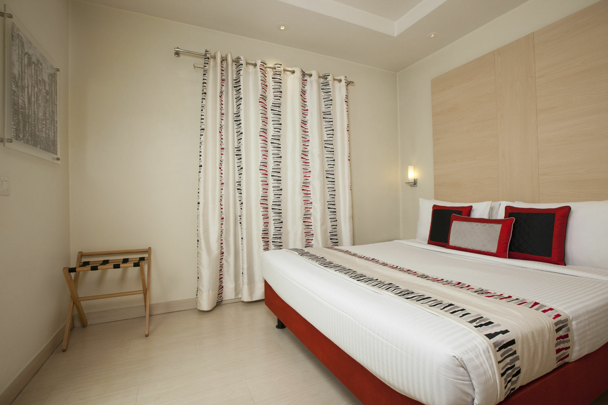 Avalon Courtyard Residence Suites Ню Делхи Екстериор снимка