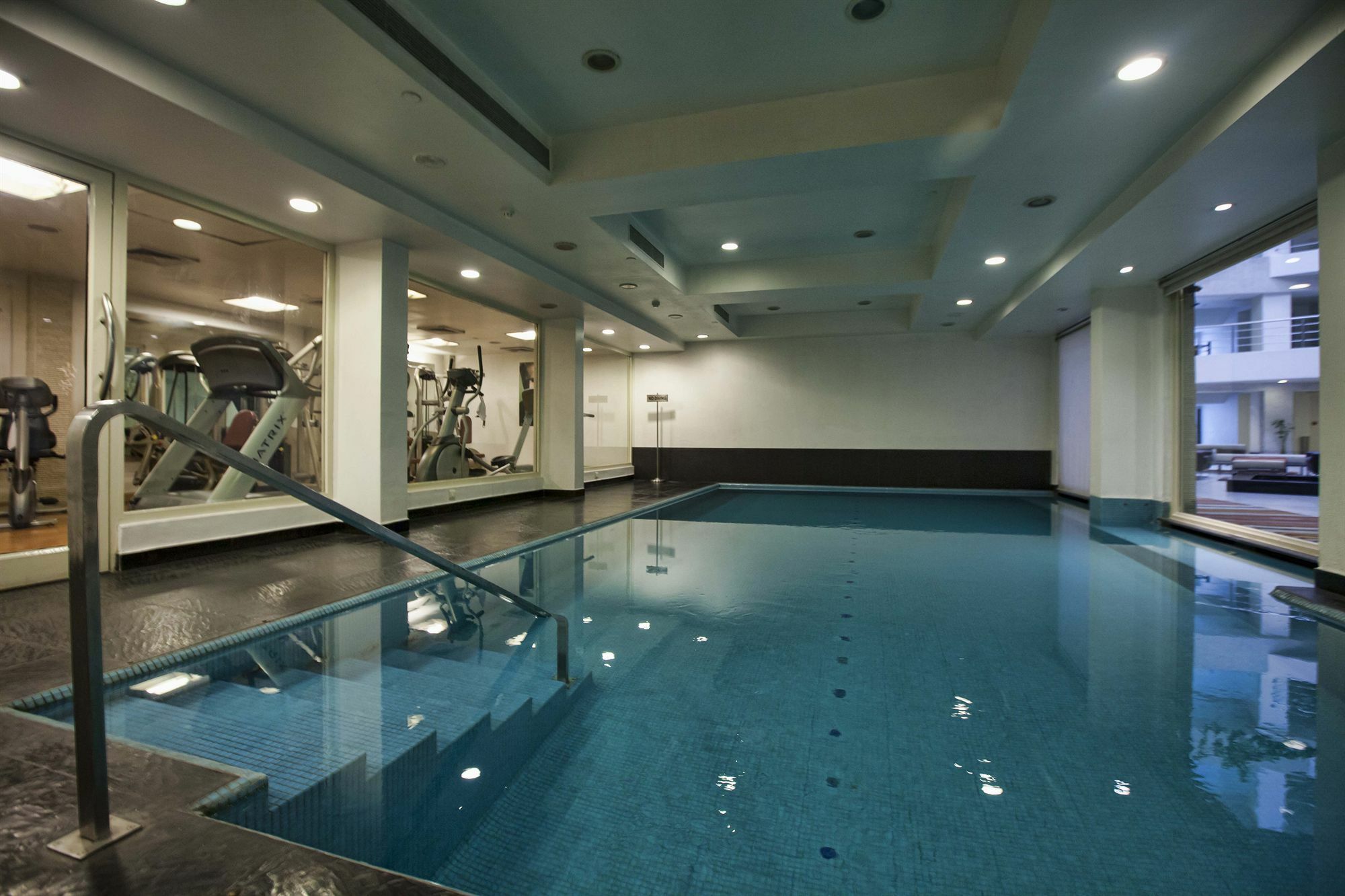 Avalon Courtyard Residence Suites Ню Делхи Екстериор снимка