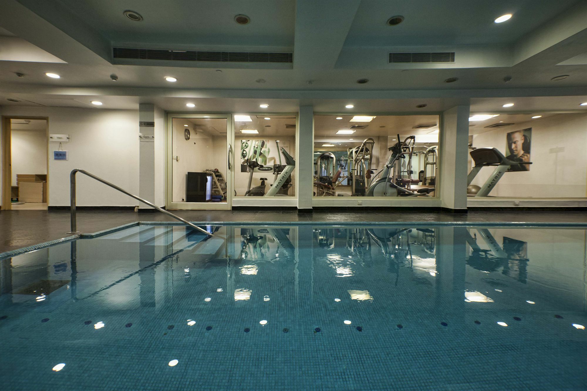 Avalon Courtyard Residence Suites Ню Делхи Екстериор снимка